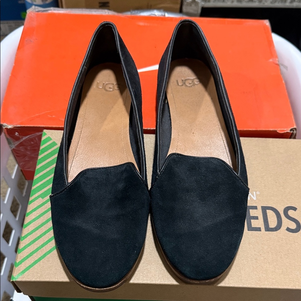 Ugg  Women's Black Suede Loafers